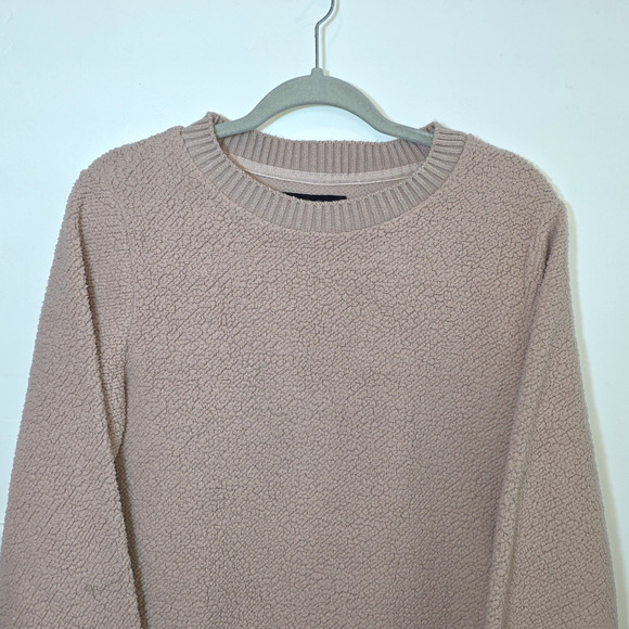 Abercrombie and Fitch Sherpa Fleece Women's Size M Mauve Pink Soft Sweatshirt - Picture 2 of 8